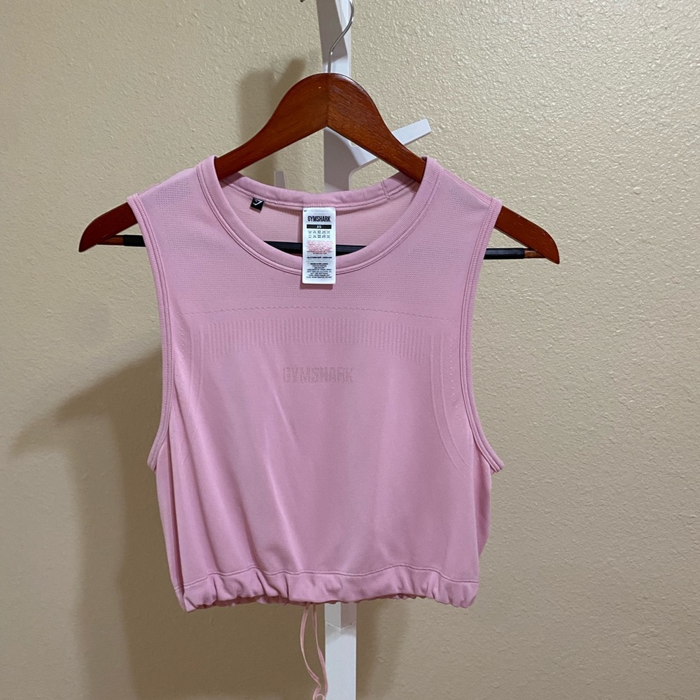 Gymshark women’s small crop top with draw string.